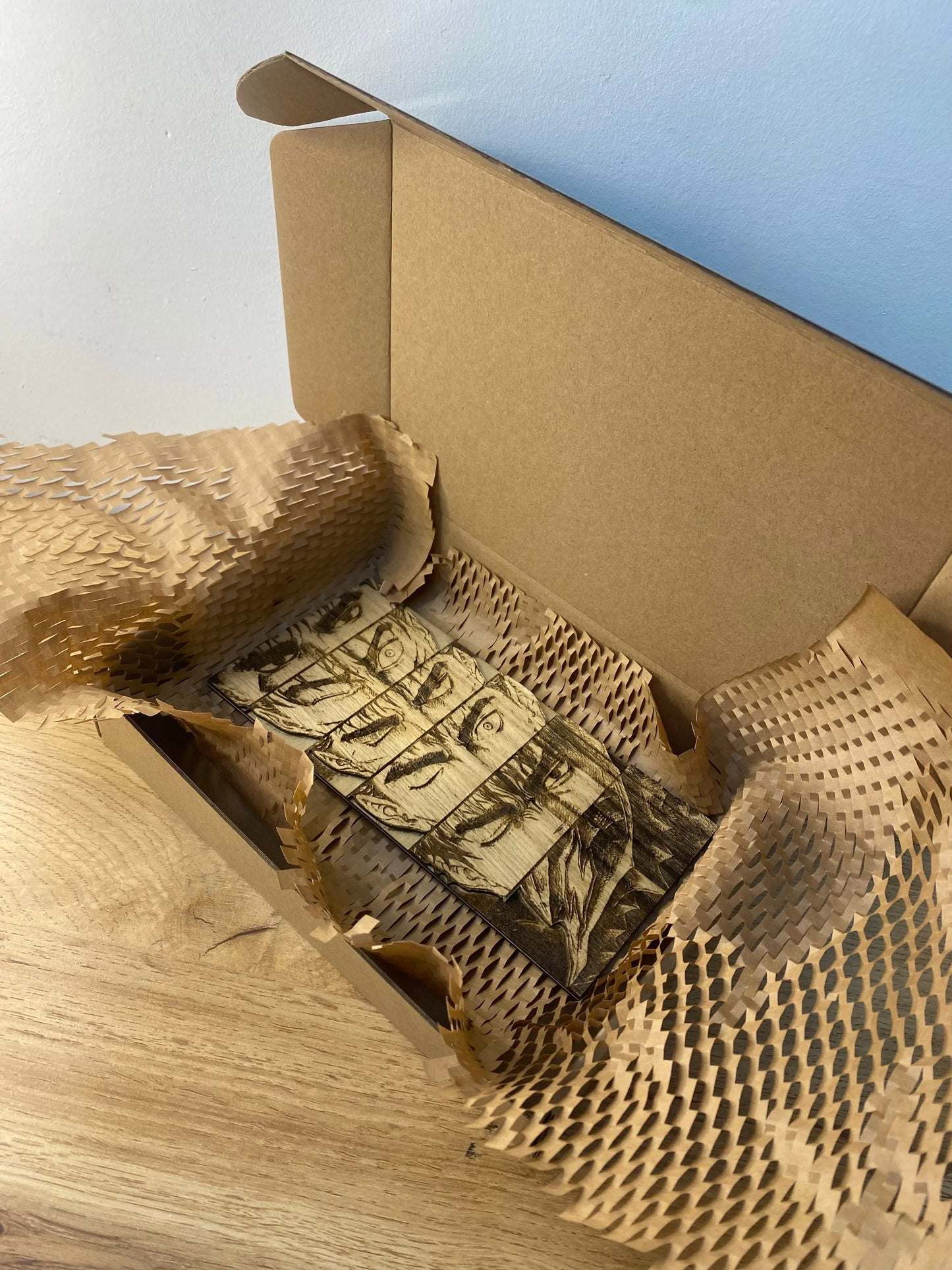 Gravure sur bois berserk – Guts « L’évolution du regard » Bois et Traits