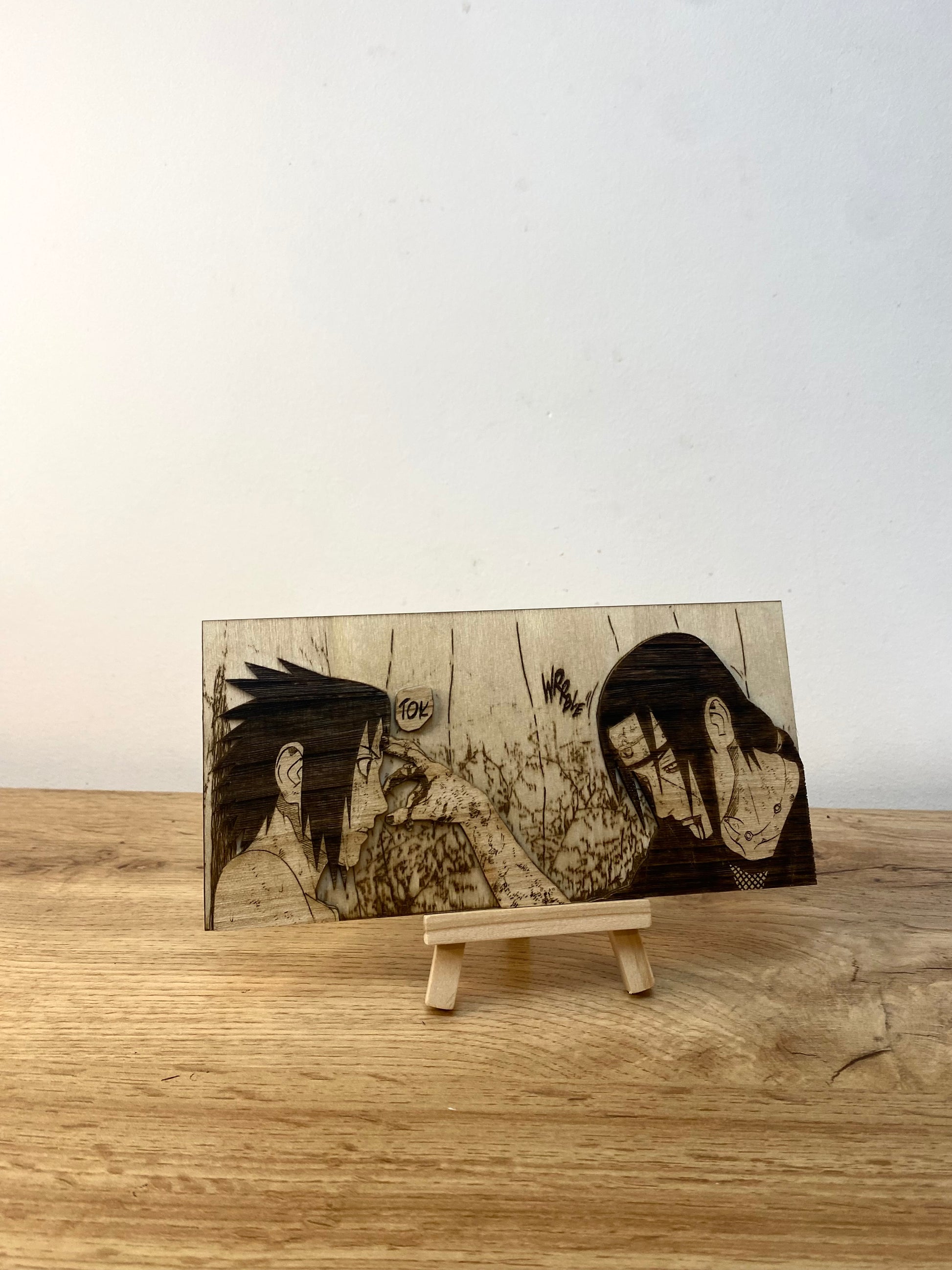 Gravure sur bois en relief : Naruto – Itachi et Sasuke Bois et Traits